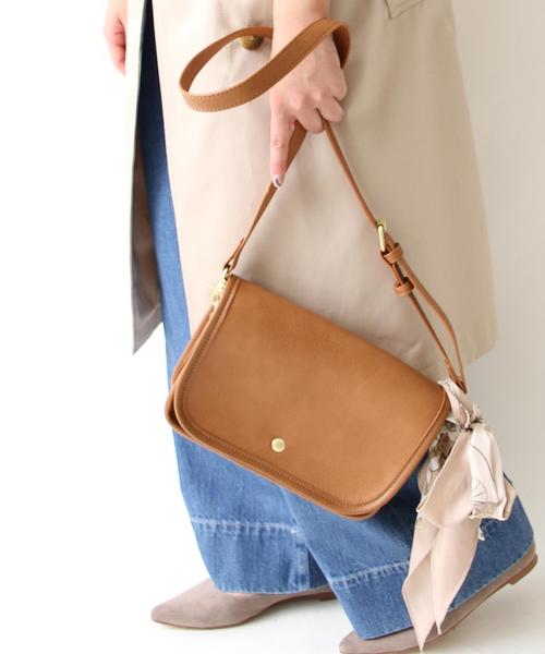 coen（コーエン）の「レザーライク2WAYショルダーバッグ（ショルダーバッグ・レディース・オフホワイト/ブラック/ブラウン/ベージュ・FREE）」の4枚目の写真