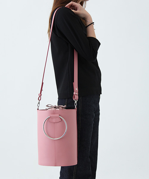 UNITED TOKYO（ユナイテッドトウキョウ）の「バケツリングバッグ（ショルダーバッグ・レディース・レッド/ブラック/サックスブルー/ピンク・FREE）」の8枚目の写真