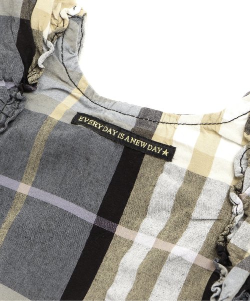 BREEZE（ブリーズ）の「袖フリルチェックワンピース（ワンピース・キッズ・ピンク/チャコール/イエロー・140/95/110/90/130/80/120/100）」の15枚目の写真