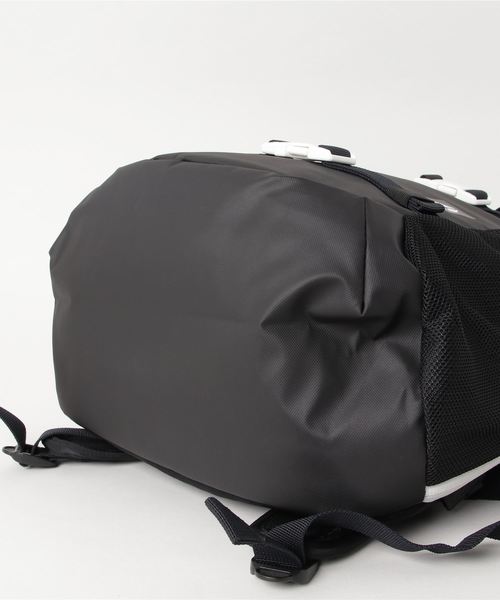 NIXON(ニクソン)の「LANDLOCK III BACKPACK(バックパック/リュック・メンズ・ネイビー/ブラック系その他/ブラック/ブラック系その他2/レッド/ブラック系その他3/ブラック×ホワイト/カモフラージュ/ブラック系その他4・FREE)」の20枚目の写真