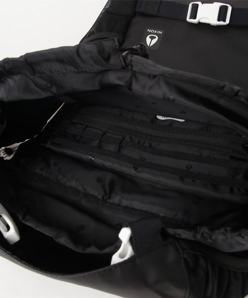 NIXON(ニクソン)の「LANDLOCK III BACKPACK(バックパック/リュック・メンズ・ネイビー/ブラック系その他/ブラック/ブラック系その他2/レッド/ブラック系その他3/ブラック×ホワイト/カモフラージュ/ブラック系その他4・FREE)」の12枚目の写真