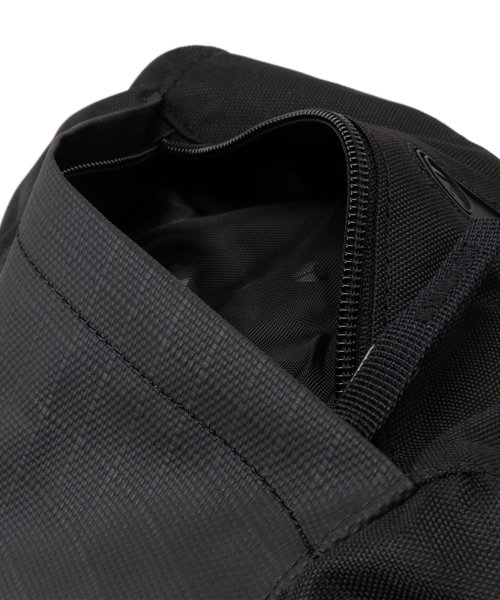 NIXON(ニクソン)の「LANDLOCK III BACKPACK(バックパック/リュック・メンズ・ネイビー/ブラック系その他/ブラック/ブラック系その他2/レッド/ブラック系その他3/ブラック×ホワイト/カモフラージュ/ブラック系その他4・FREE)」の17枚目の写真