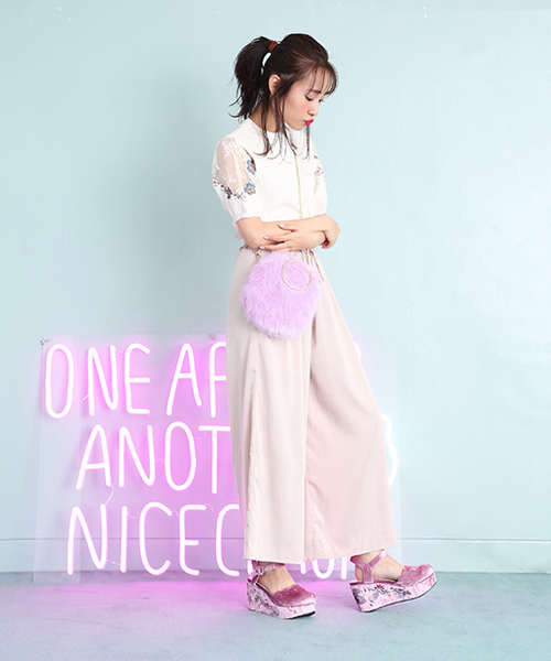 one after another NICE CLAUP(ワンアフターアナザーナイスクラップ)の「サテンレースアップワイドパンツ(その他パンツ・レディース・アイボリー/カーキ/レンガ・FREE)」の12枚目の写真