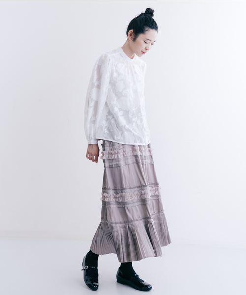 merlot plus(メルロープリュス)の「フラワー総レースバンドカラーブラウス2364(シャツ/ブラウス・レディース・ホワイト/ブラック・FREE)」の6枚目の写真