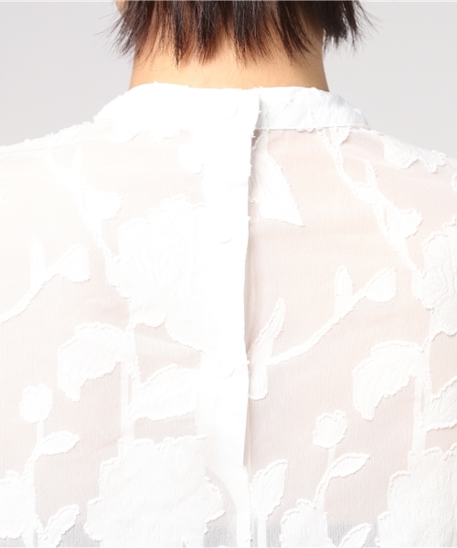 merlot plus(メルロープリュス)の「フラワー総レースバンドカラーブラウス2364(シャツ/ブラウス・レディース・ホワイト/ブラック・FREE)」の12枚目の写真