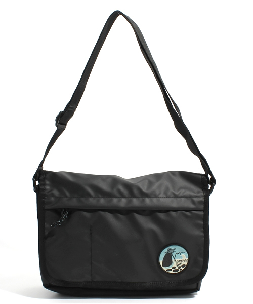 BEAMS(ビームス)の「GRAVIS / HOBO SMALL YH(ショルダーバッグ・メンズ・ブラック・ONE SIZE)」の1枚目の写真