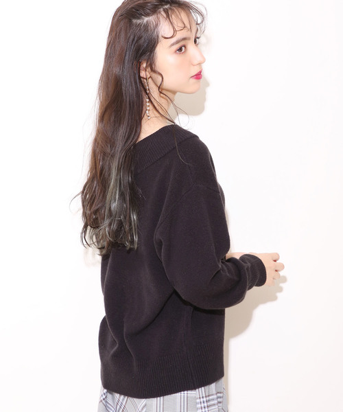 one after another NICE CLAUP(ワンアフターアナザーナイスクラップ)の「Vあきゆるっとシンプルニット(ニット/セーター・レディース・ブラック/ピンク/アイボリー/ラベンダー/レッド系その他・FREE)」の3枚目の写真