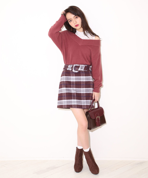 one after another NICE CLAUP(ワンアフターアナザーナイスクラップ)の「Vあきゆるっとシンプルニット(ニット/セーター・レディース・ブラック/ピンク/アイボリー/ラベンダー/レッド系その他・FREE)」の16枚目の写真