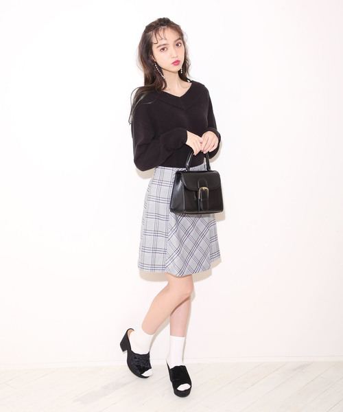 one after another NICE CLAUP(ワンアフターアナザーナイスクラップ)の「Vあきゆるっとシンプルニット(ニット/セーター・レディース・ブラック/ピンク/アイボリー/ラベンダー/レッド系その他・FREE)」の19枚目の写真