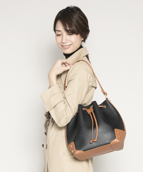 PLAIN CLOTHING（プレーンクロージング）の「ポーチ付き巾着2wayショルダーバッグ（ショルダーバッグ・レディース・ワイン/グレー/モカ/ブラック・FREE）」の2枚目の写真