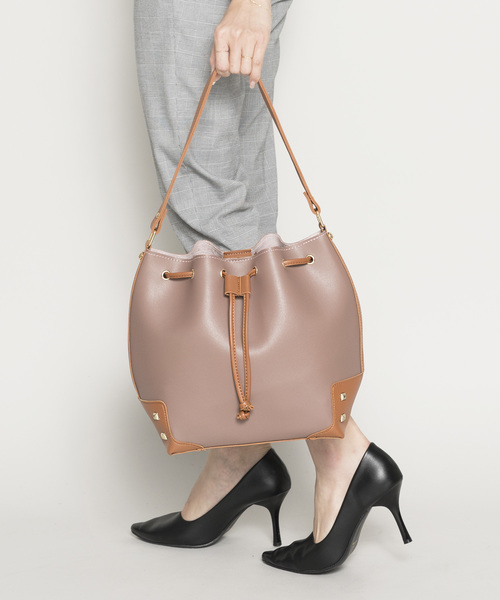 PLAIN CLOTHING（プレーンクロージング）の「ポーチ付き巾着2wayショルダーバッグ（ショルダーバッグ・レディース・ワイン/グレー/モカ/ブラック・FREE）」の4枚目の写真