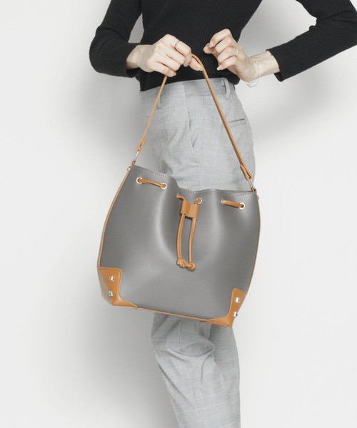 PLAIN CLOTHING（プレーンクロージング）の「ポーチ付き巾着2wayショルダーバッグ（ショルダーバッグ・レディース・ワイン/グレー/モカ/ブラック・FREE）」の16枚目の写真