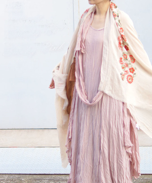 cawaii(カワイイ)の「デザインにこだわった服を届けたくて。マキシワンピース(ワンピース・レディース・スモークピンク・FREE)」の5枚目の写真