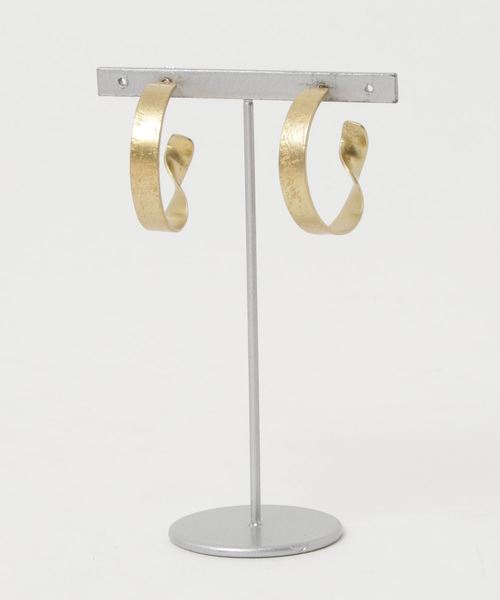 contra bo nepre(コントラ ボ ネプレ )の「APICAL pierce thin twist / アピカルピアスシンツイスト(ピアス(両耳用)・レディース・ゴールド・FREE)」の3枚目の写真