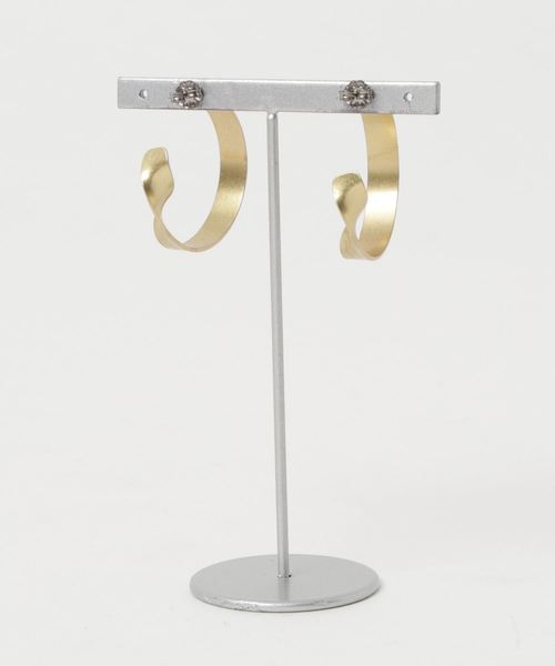 contra bo nepre(コントラ ボ ネプレ )の「APICAL pierce thin twist / アピカルピアスシンツイスト(ピアス(両耳用)・レディース・ゴールド・FREE)」の2枚目の写真