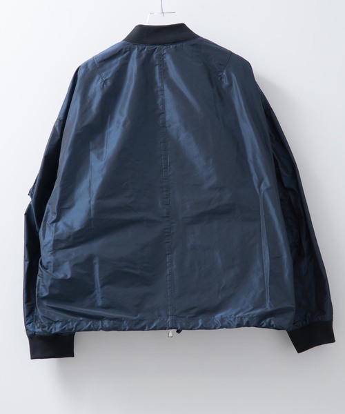 STUDIOUS（ステュディオス）の「【STUDIOUS HIGH】メモリータフタオーバーサイズMA1（MA-1・メンズ・ネイビー/バーガンディー・1/2）」の5枚目の写真