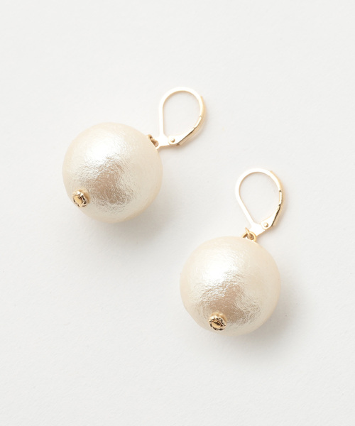 PAPILLONNER(パピヨネ)の「ボリュームパールピアス(ピアス(両耳用)・レディース・ホワイト×ゴールド・FREE)」の5枚目の写真