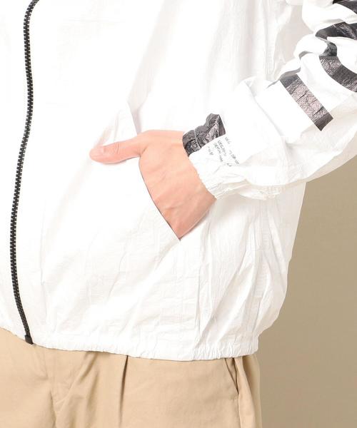UEG（ユーイージー）の「＜UEG＞ TYVEK TOKYO/ジャケット（マウンテンパーカー・メンズ・ホワイト・MEDIUM/LARGE）」の13枚目の写真