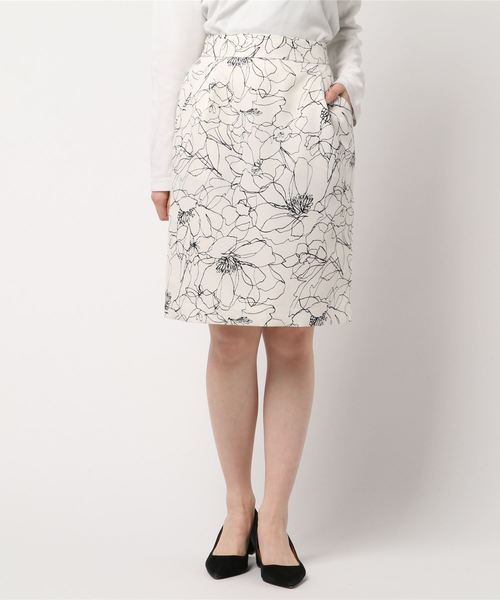 YECCA VECCA(イェッカヴェッカ)の「P.モノトーン線画フラワースカート(スカート・レディース・ネイビー/ホワイト・M/S)」の13枚目の写真