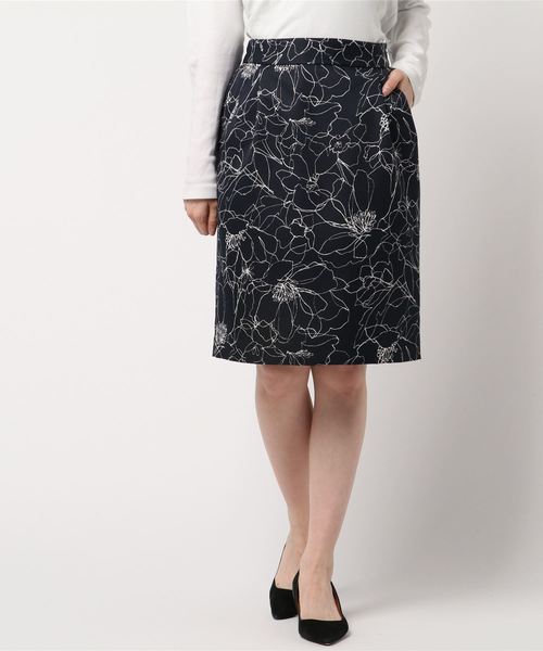 YECCA VECCA(イェッカヴェッカ)の「P.モノトーン線画フラワースカート(スカート・レディース・ネイビー/ホワイト・M/S)」の5枚目の写真