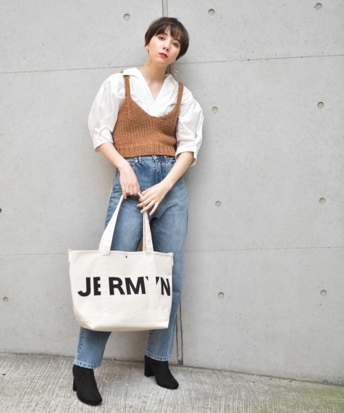 PAGEBOY（ページボーイ）の「ハイウエストストレートデニム【A/W】（デニムパンツ・レディース・ブラック/サックスブルー/インディゴブルー・SMALL/MEDIUM/LARGE/X-SMALL）」の5枚目の写真