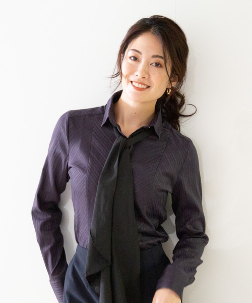 NARACAMICIE(ナラカミーチェ)の「サテンストライプリボン付長袖シャツ(シャツ/ブラウス・レディース・ホワイト/ベージュ/ネイビー・SMALL/MEDIUM/LARGE)」の22枚目の写真