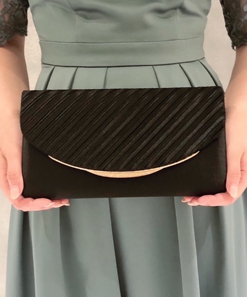 Cupid Heart（キューピッドハート）の「【Cupid Heart】結婚式BAG サテンプリーツバッグ（クラッチバッグ・レディース・ライトグレー/ベージュ/オフホワイト/ライトブラック・MEDIUM）」の16枚目の写真