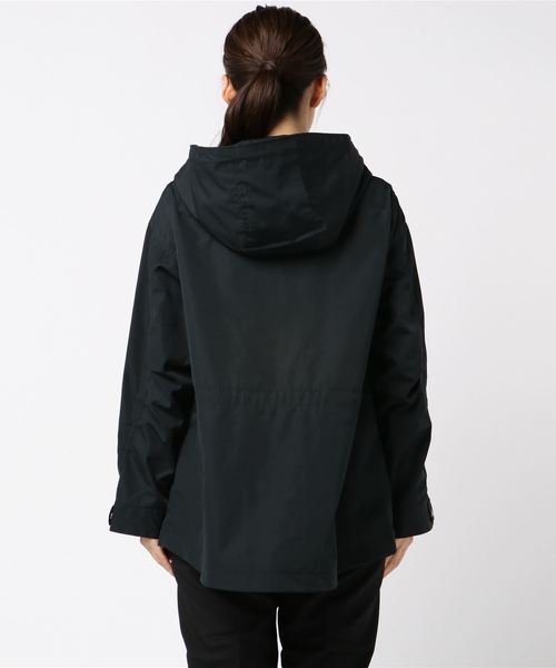 EVLOVE(イヴロヴ)の「ラウンドヘムマウンテンパーカー(マウンテンパーカー・レディース・ブラック/ネイビー・13号/15号/17号)」の4枚目の写真