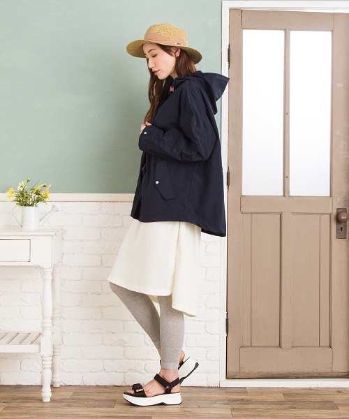 EVLOVE(イヴロヴ)の「ラウンドヘムマウンテンパーカー(マウンテンパーカー・レディース・ブラック/ネイビー・13号/15号/17号)」の8枚目の写真
