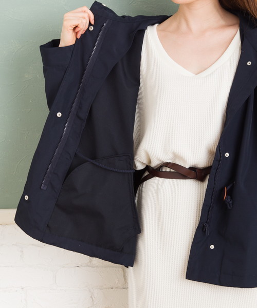 EVLOVE(イヴロヴ)の「ラウンドヘムマウンテンパーカー(マウンテンパーカー・レディース・ブラック/ネイビー・13号/15号/17号)」の16枚目の写真