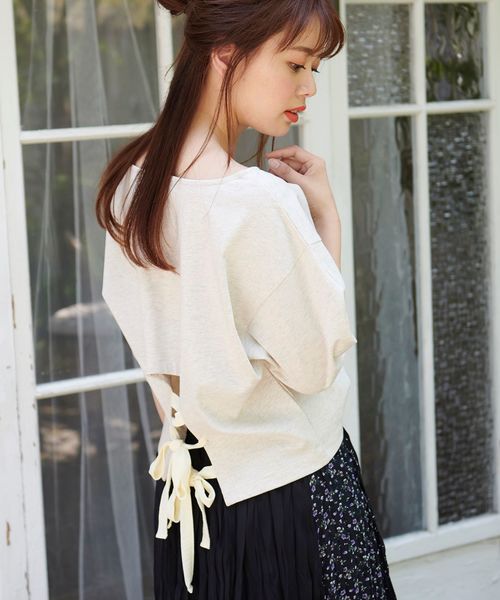 MAJESTIC LEGON(マジェスティックレゴン)の「後ろクロスリボントップス(Tシャツ/カットソー・レディース・ピンク/アイボリー/グレー・MEDIUM)」の4枚目の写真
