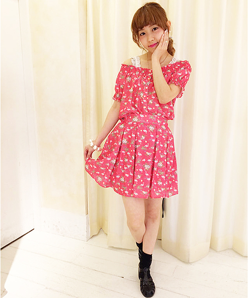 one after another NICE CLAUP（ワンアフターアナザーナイスクラップ）の「【ナイスクラップ】フラミンゴブラウス（シャツ/ブラウス・レディース・オフホワイト/ピンク/ブラック・FREE）」の11枚目の写真