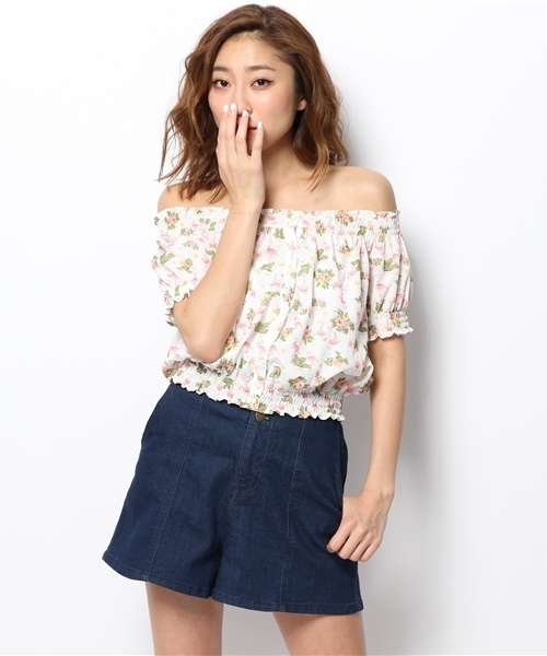 one after another NICE CLAUP（ワンアフターアナザーナイスクラップ）の「【ナイスクラップ】フラミンゴブラウス（シャツ/ブラウス・レディース・オフホワイト/ピンク/ブラック・FREE）」の2枚目の写真