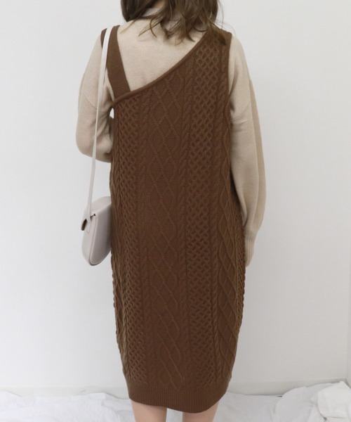 PairPair（ペアペア）の「ワンショルケーブルニットジャンパースカート（ジャンパースカート・レディース・ライトベージュ/ブラウン/モカ・FREE）」の16枚目の写真