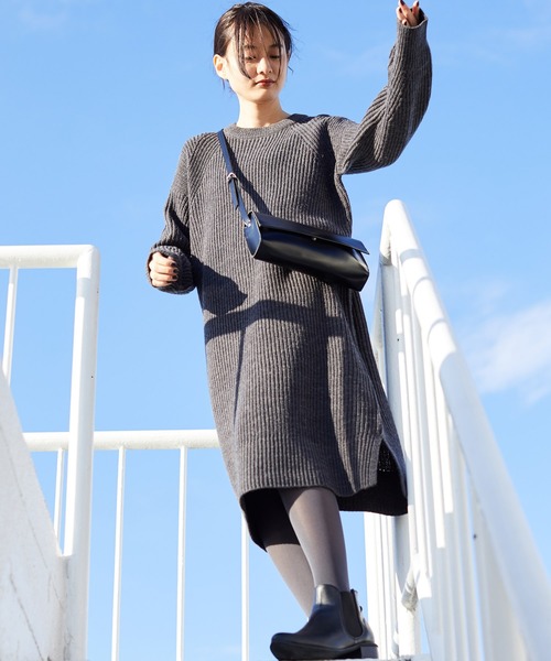 AMERICAN HOLIC（アメリカンホリック）の「片畦ラグランニットワンピース＊（ワンピース・レディース・ブルー/アイボリー/グレー系その他2・M/L）」の2枚目の写真