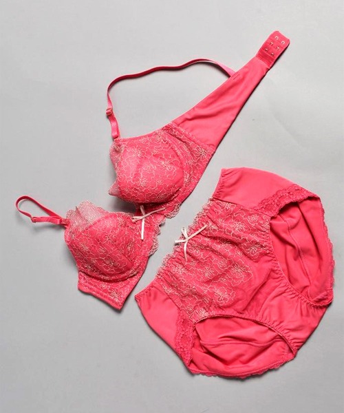 flufeel(フラフィール)の「贅沢刺しゅうでうっとりレディー やさしくスリムメイクブラ&ショーツ(ブラ&ショーツ・レディース・パープル/ピンク/ブルー/グリーン系その他・16/1/13/14/9/20/10/7/18/15 /2/22/12/19/4/5/8)」の5枚目の写真