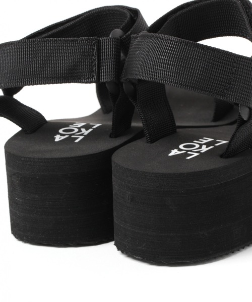 LAKOLE（ラコレ）の「プラットフォームサンダル / LAKOLE（サンダル・レディース・ブラック/ブラウン系その他/パープル・MEDIUM/LARGE/SMALL）」の14枚目の写真