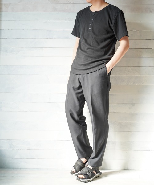 ARCHIVER(アーカイバ)の「【Bl】サーマル半袖ヘンリーネックTシャツ(Tシャツ/カットソー・レディース・ホワイト/グレー/サックスブルー/ピンク/ブラック/カーキ/ネイビー・MEDIUM/LARGE/X-LARGE)」の8枚目の写真