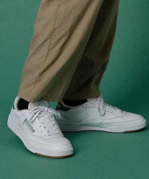 Reebok(リーボック)の「クラブシー 85 ヴィンテージ / CLUB C 85 VINTAGE(スニーカー・メンズ・ホワイト×グリーン/ブラック/ホワイト/ホワイト系その他/ホワイト系その他2/ホワイト×ブラック・26.5cm/28.0cm/27.0cm/25.5cm/24.0cm/27.5cm/23.0cm/24.5cm/26.0cm/28.5cm/23.5cm/25.0cm/30.0cm/29.0cm/22.5cm)」の5枚目の写真