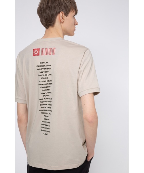 HUGO（ヒューゴ）の「ツアースタイルグラフィック コットンジャージー Tシャツ（Tシャツ/カットソー・メンズ・ブラック/ベージュ・XXL/XS/S/L/XL/M）」の2枚目の写真