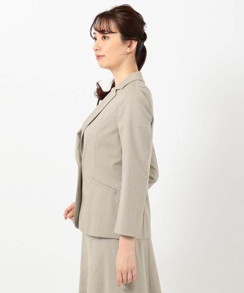 J.PRESS(ジェイプレス)の「【シワになりにくい】コットンフィッティーシャーク ジャケット(テーラードジャケット・レディース・ベージュ系・13/11/7/9)」の21枚目の写真