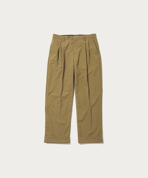 District（ディストリクト）の「＜District（ディストリクト）＞ ナイロン ２プリーツ ワイド（その他パンツ・メンズ・ブラック/ベージュ・LARGE/SMALL/MEDIUM/X-SMALL/XS）」の2枚目の写真