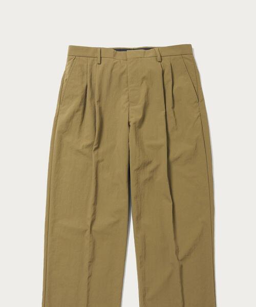 District（ディストリクト）の「＜District（ディストリクト）＞ ナイロン ２プリーツ ワイド（その他パンツ・メンズ・ブラック/ベージュ・LARGE/SMALL/MEDIUM/X-SMALL/XS）」の4枚目の写真