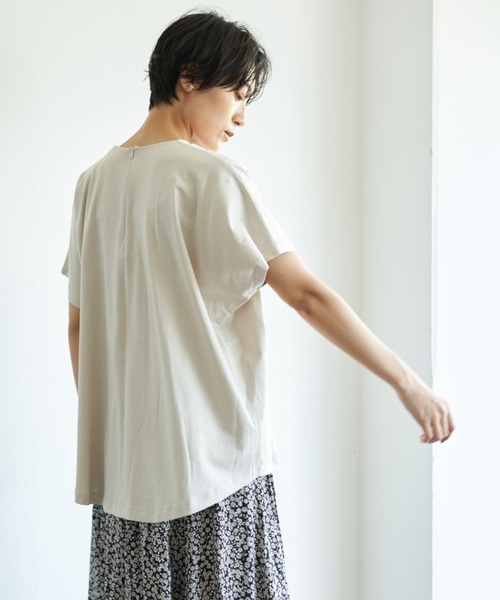 AMERICAN HOLIC(アメリカンホリック)の「バックZIP半袖ドルマンカットプルオーバー *(Tシャツ/カットソー・レディース・ライトグレー/ブラック/ブラウン/オフホワイト/イエロー・M/L)」の3枚目の写真