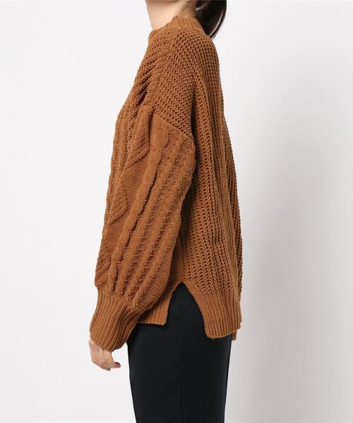 prose verse(プロズヴェール)の「編地切替えモールヤーンビッグニット(ニット/セーター・レディース・グリーン/オフホワイト/キャメル/ブラック・フリ-)」の5枚目の写真