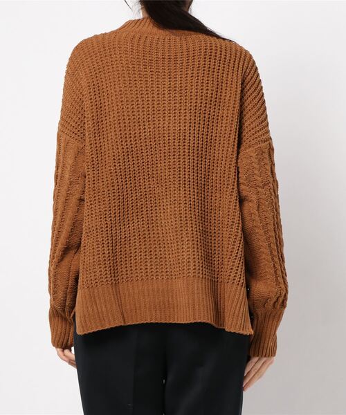 prose verse(プロズヴェール)の「編地切替えモールヤーンビッグニット(ニット/セーター・レディース・グリーン/オフホワイト/キャメル/ブラック・フリ-)」の6枚目の写真