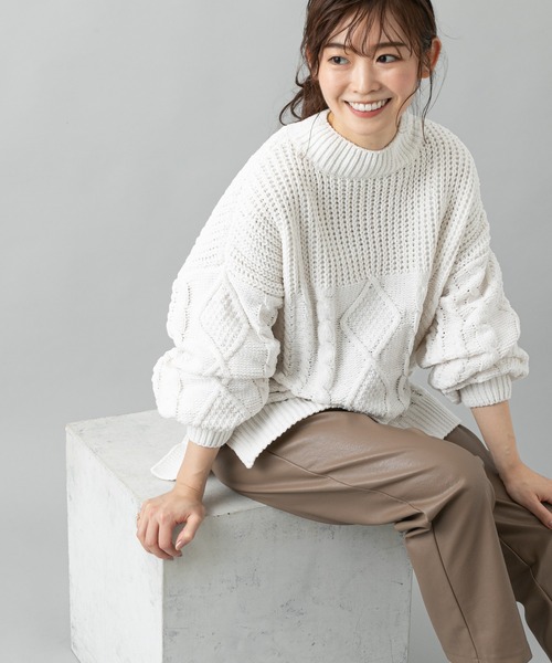 prose verse(プロズヴェール)の「編地切替えモールヤーンビッグニット(ニット/セーター・レディース・グリーン/オフホワイト/キャメル/ブラック・フリ-)」の1枚目の写真