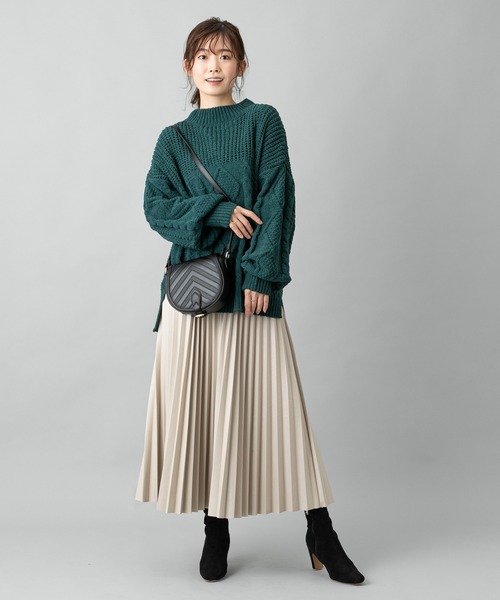 prose verse(プロズヴェール)の「編地切替えモールヤーンビッグニット(ニット/セーター・レディース・グリーン/オフホワイト/キャメル/ブラック・フリ-)」の7枚目の写真