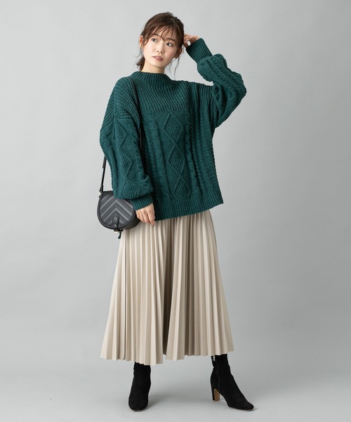 prose verse(プロズヴェール)の「編地切替えモールヤーンビッグニット(ニット/セーター・レディース・グリーン/オフホワイト/キャメル/ブラック・フリ-)」の9枚目の写真