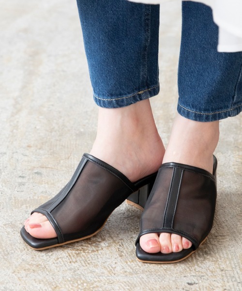 menue（メヌエ）の「スクエアトゥ5cm太ヒールミュールサンダル（サンダル・レディース・ブラック系その他/パイソン/グレイッシュベージュ/ブラック/ベージュ系その他・LL/M/S/L/XXS/3L/XS）」の6枚目の写真